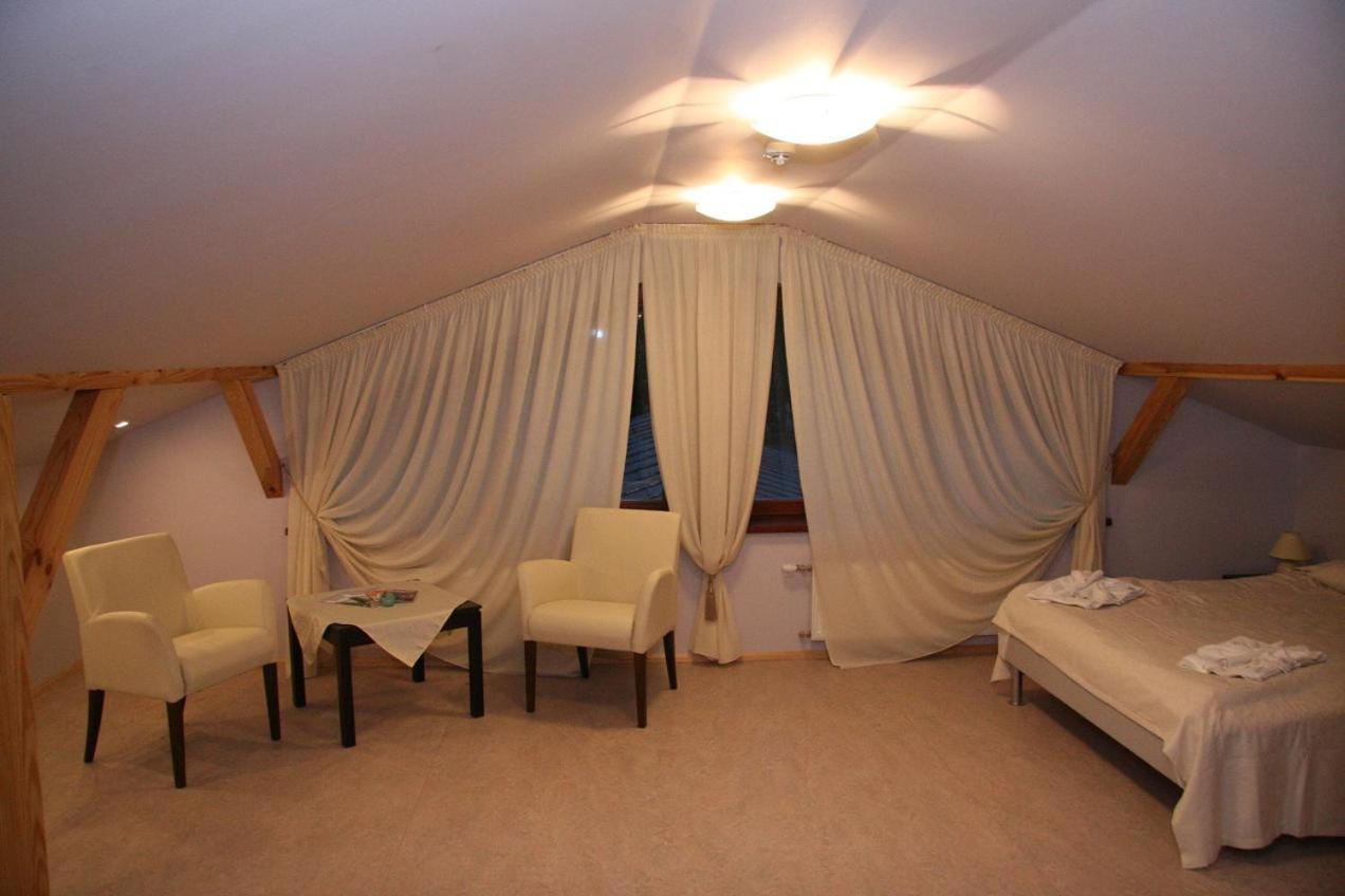 Room In Bb - Valensija - Suite For Two In Nice Hotel Jūrkalne Exterior foto