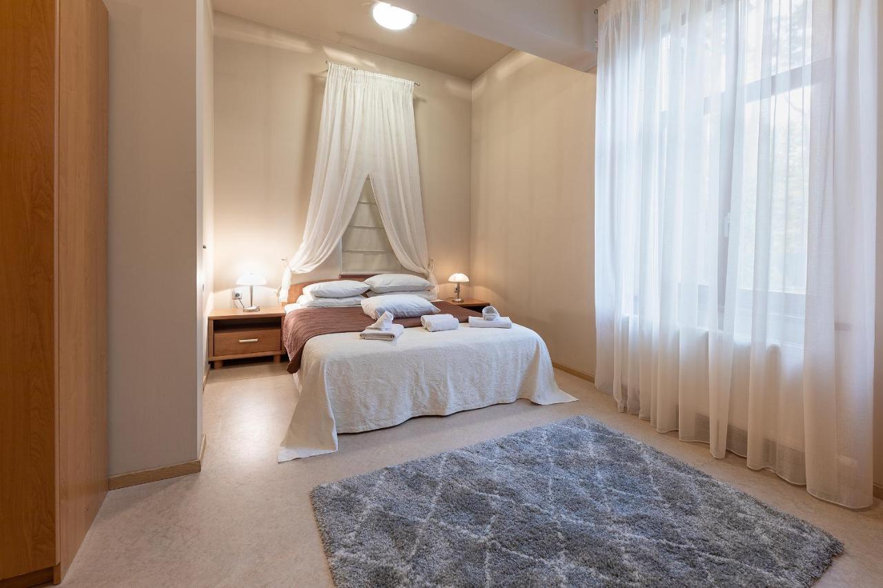 Room In Bb - Valensija - Suite For Two In Nice Hotel Jūrkalne Exterior foto