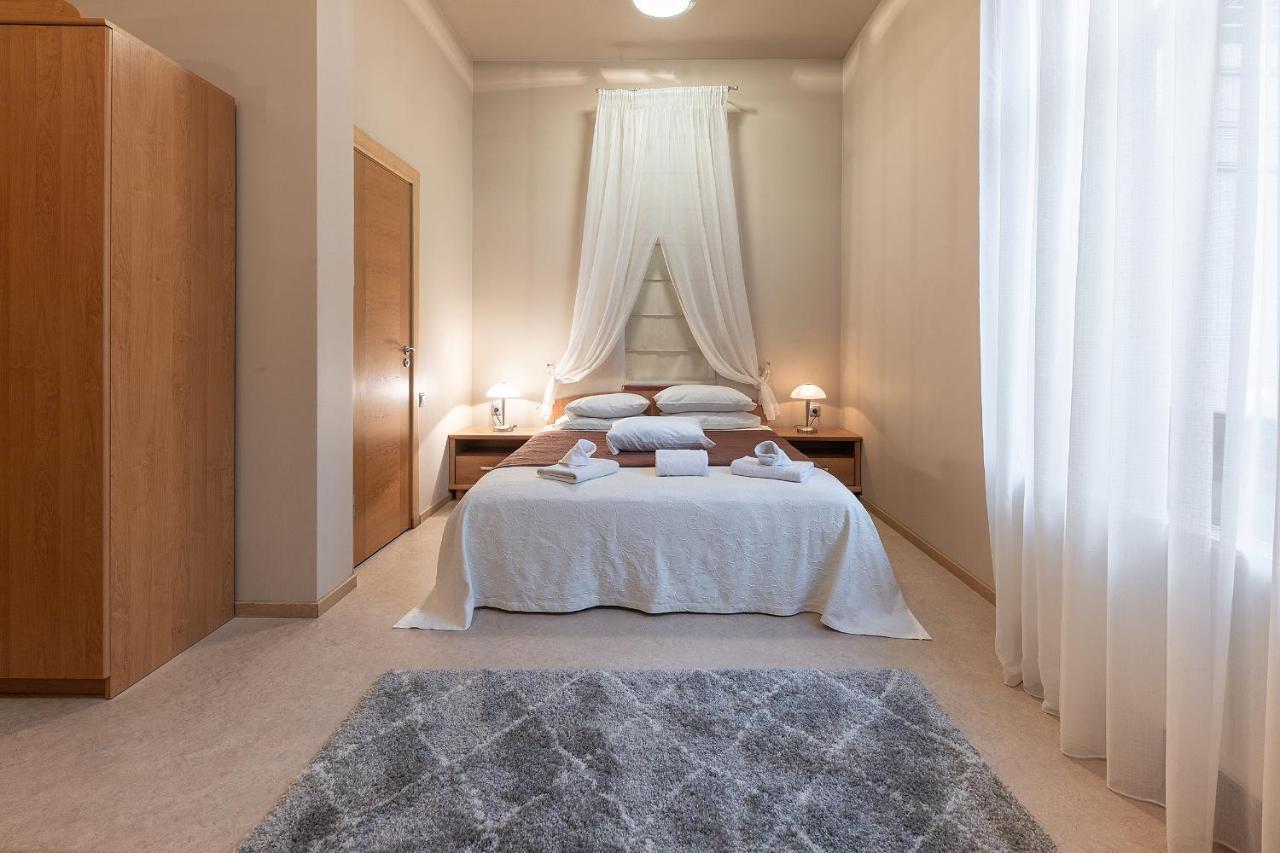 Room In Bb - Valensija - Suite For Two In Nice Hotel Jūrkalne Exterior foto